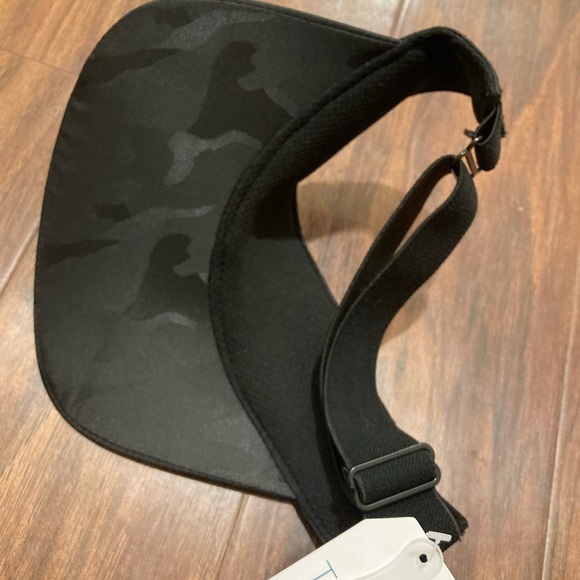 NWT Black & Gray Camo Sunvisor - Picture 4 of 4